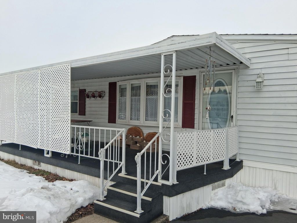 Photo of 17 Stony Run Village, DENVER, PA 17517 (MLS # PALA2083054)