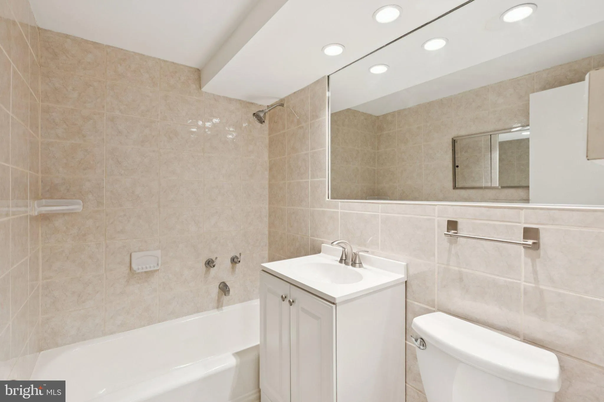 Philadelphia, Pennsylvania 19103, United States, 1 Bedroom Bedrooms, ,1 BathroomBathrooms,Residential,Active,209303