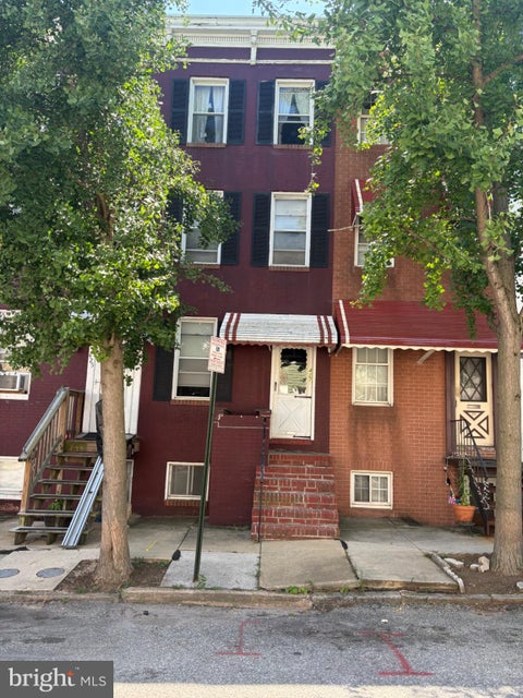 Townhouse For Sale - 427 W 23rd Street<br/> Baltimore City County, BALTIMORE, MD 21211