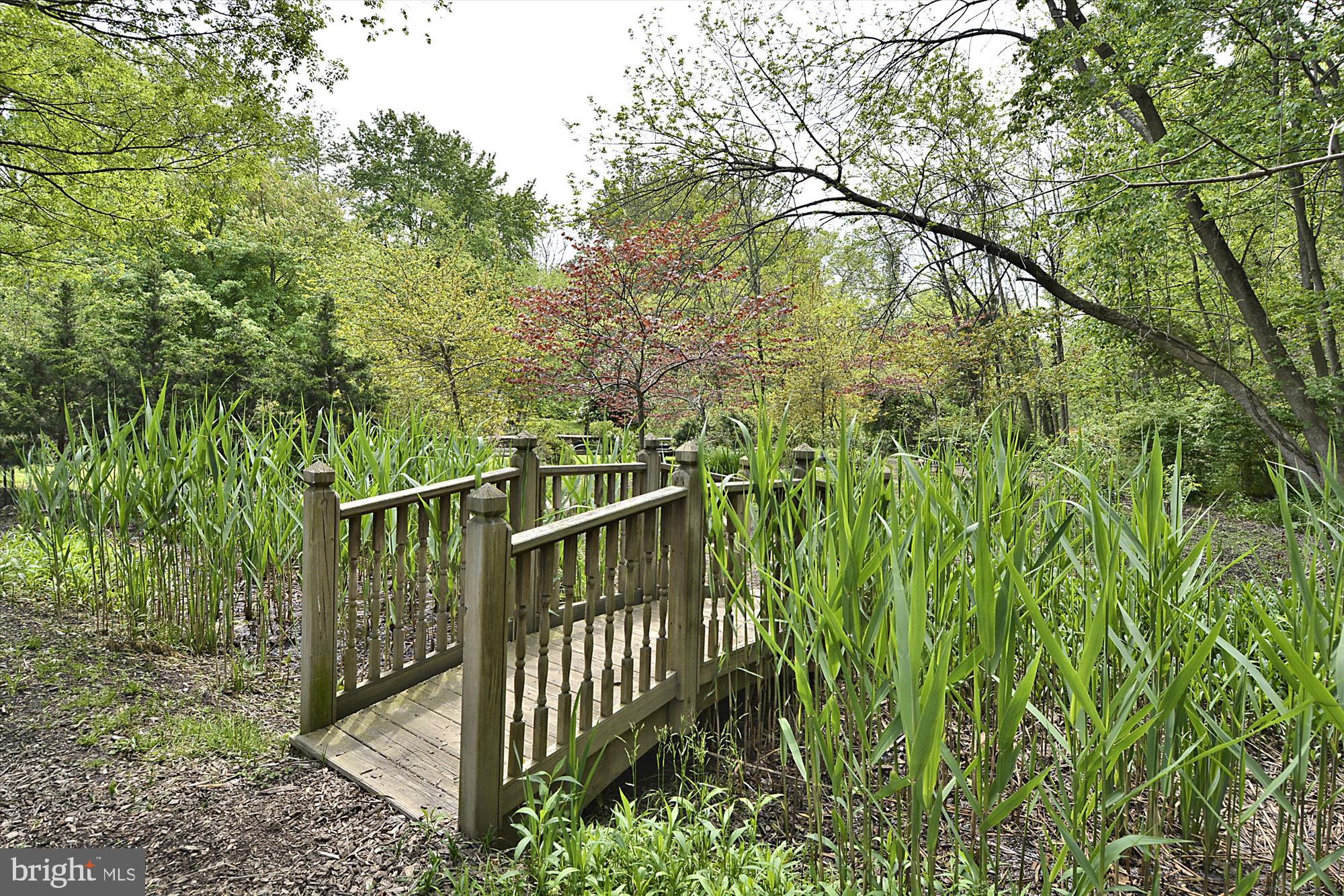 LAKESIDE PLAZA - Residential Lease