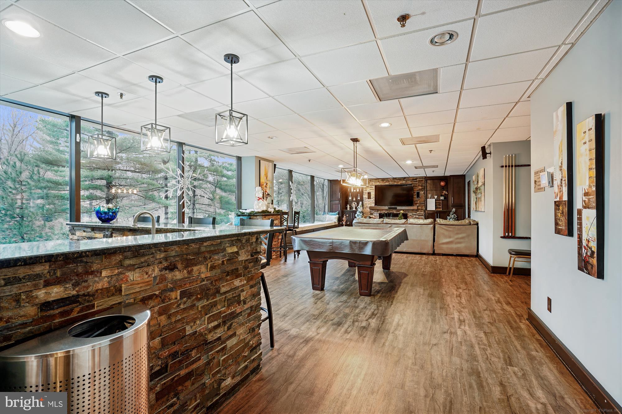 LAKESIDE PLAZA - Residential Lease