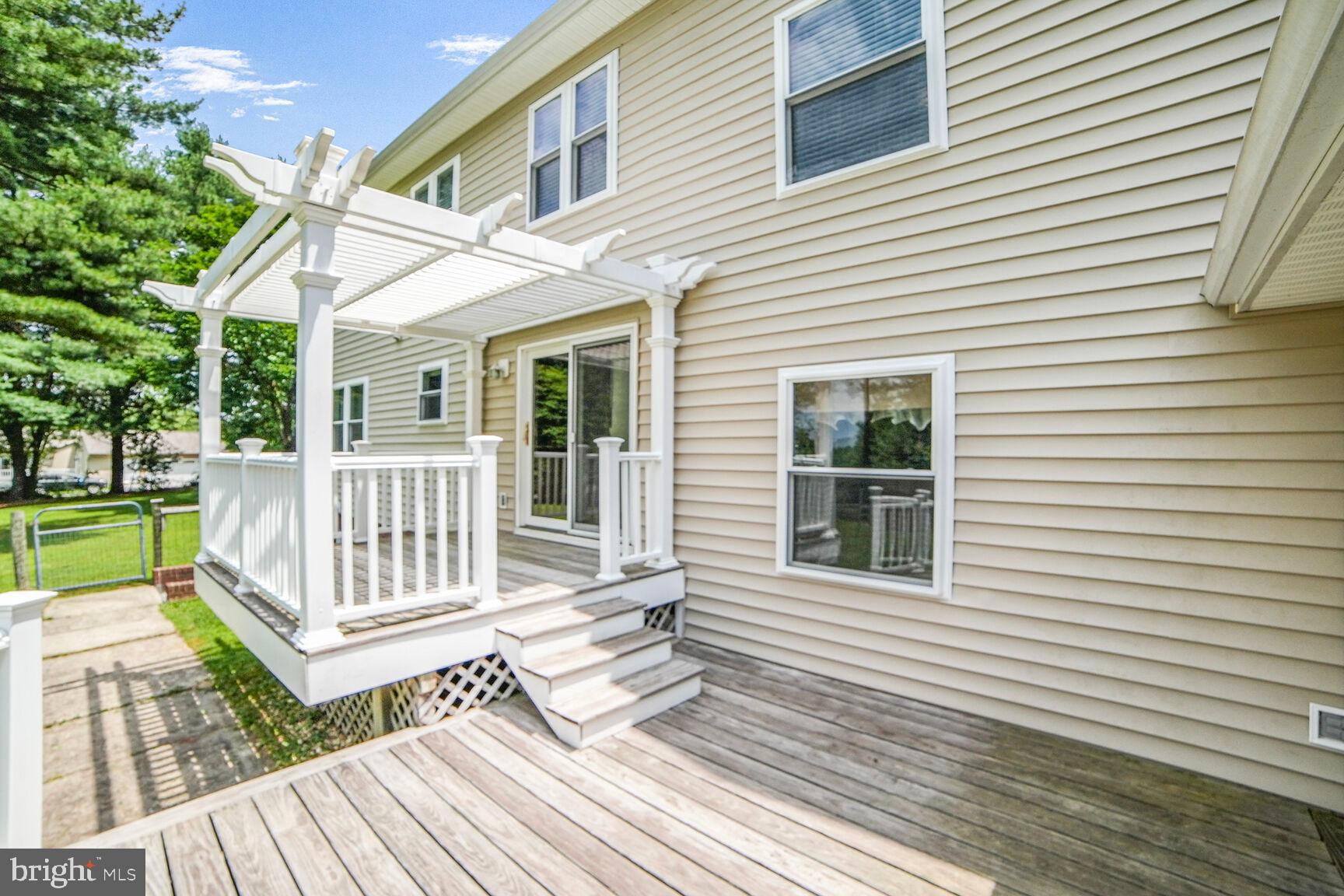 WEST FRIENDSHIP - Residential