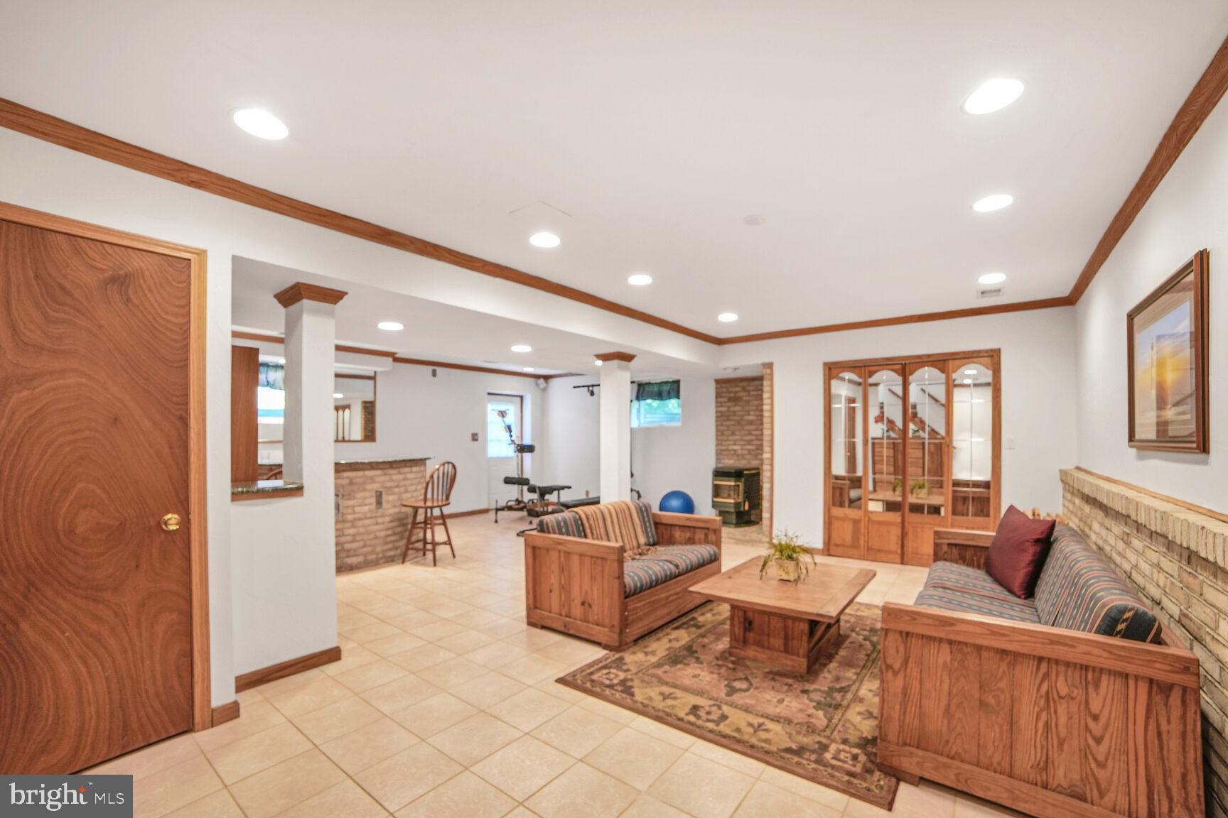 WEST FRIENDSHIP - Residential