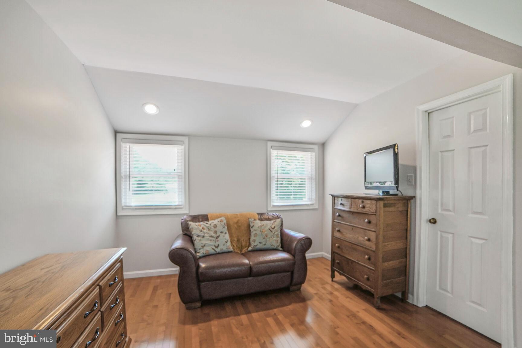 WEST FRIENDSHIP - Residential