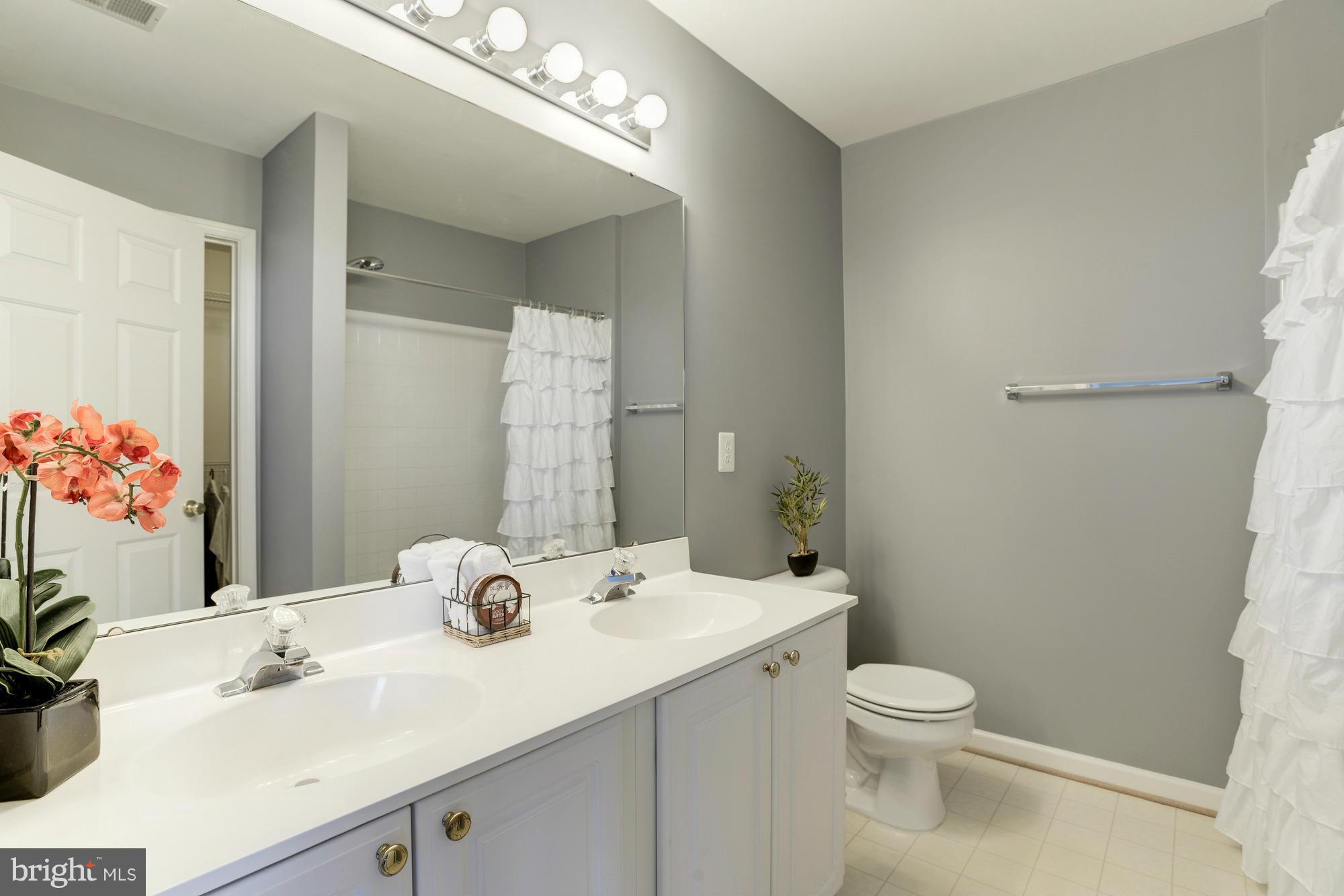 CENTRE RIDGE - Residential