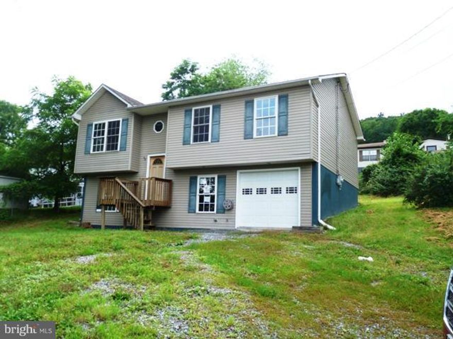 With a little TLC this will be a lovely home. This split foyer offers 4 bedrooms, 2.5 baths, family room, seperate laundry room, two car attached garage. Located just off route 50 in Capon Bridge. Property sold as-is. First Look for Owner Occupants ends 01/27/2016. Home Warranty (restrictions apply).