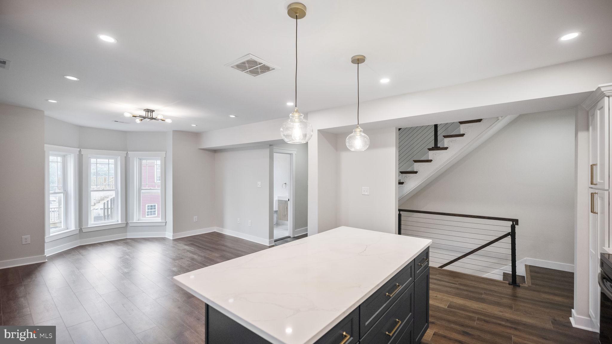 DOWNTOWN BRUNSWICK - Residential Lease