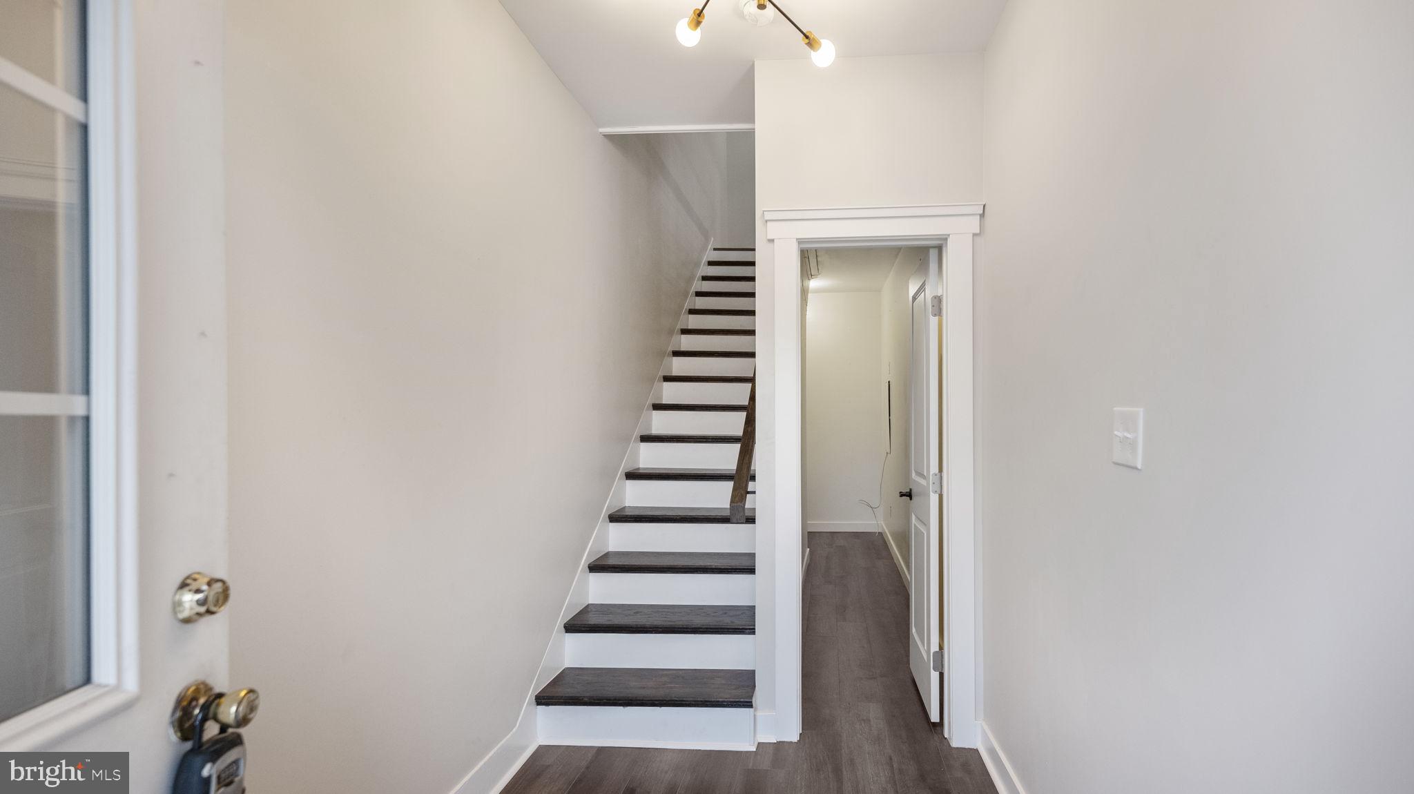 DOWNTOWN BRUNSWICK - Residential Lease