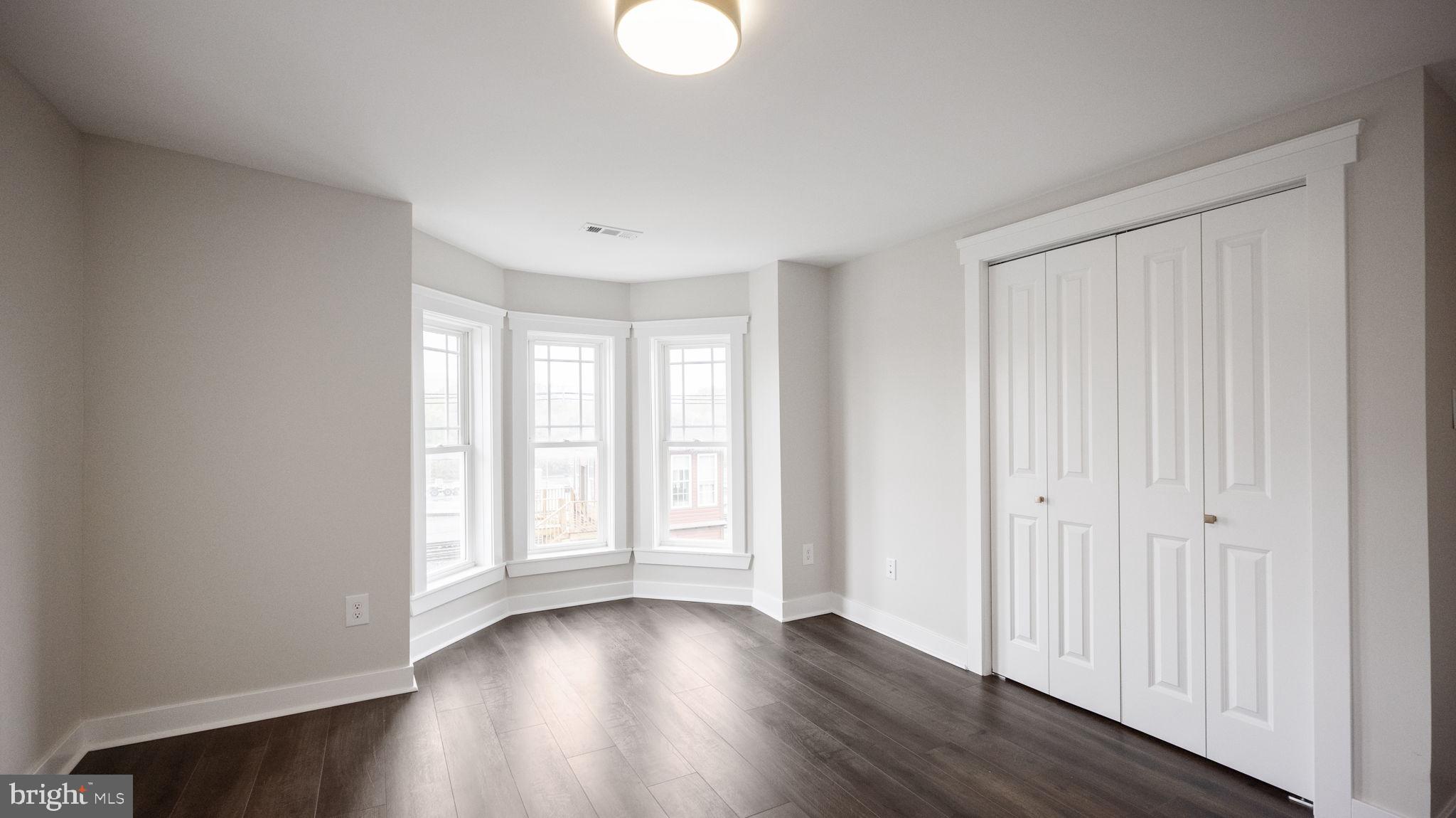 DOWNTOWN BRUNSWICK - Residential Lease