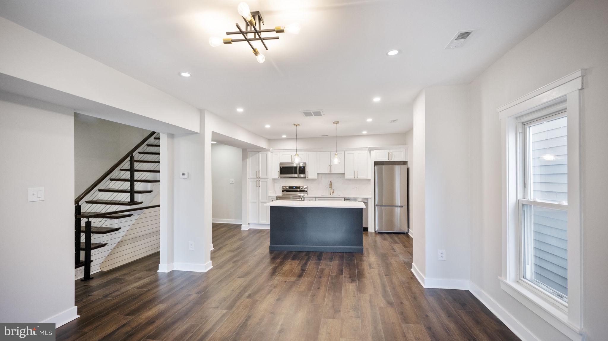 DOWNTOWN BRUNSWICK - Residential Lease