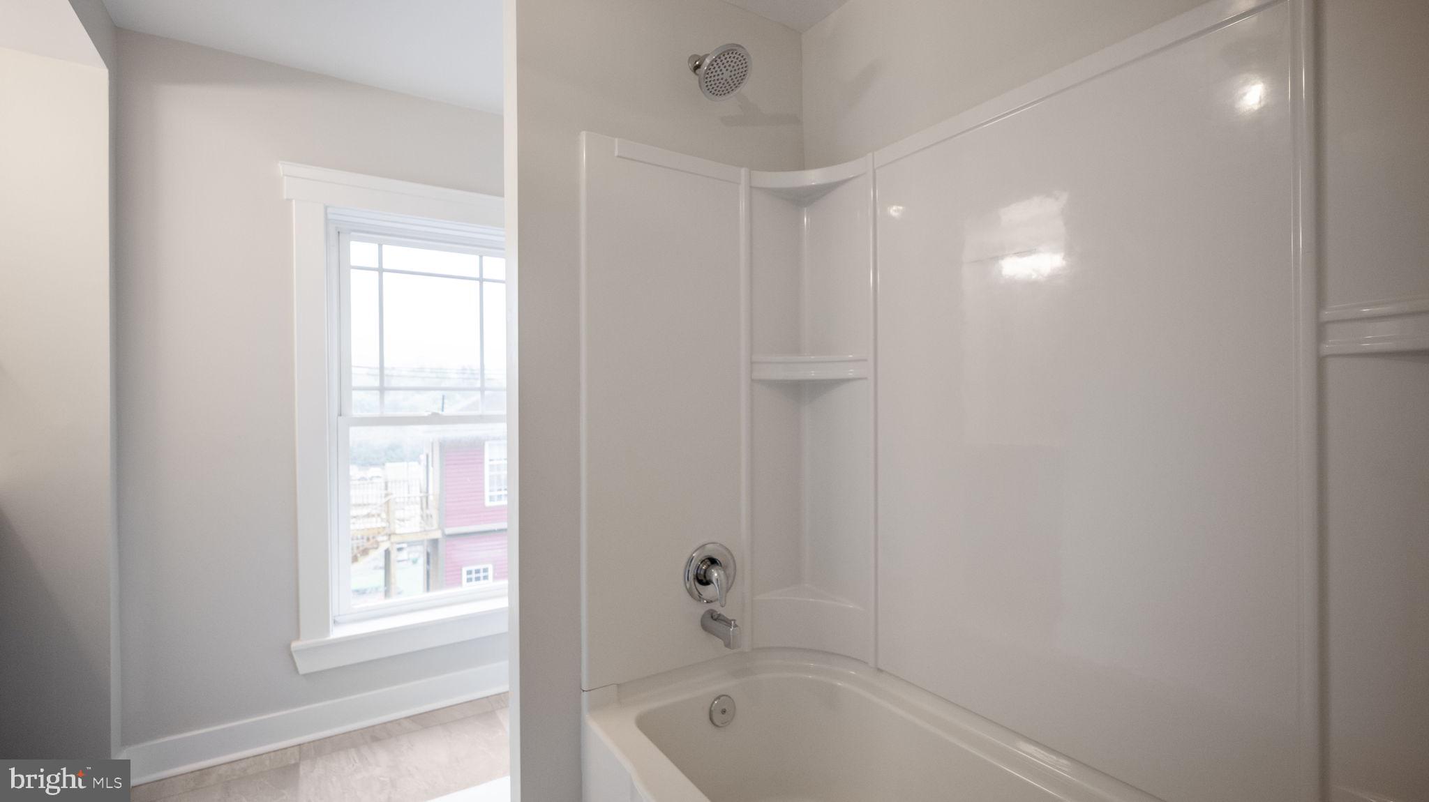 DOWNTOWN BRUNSWICK - Residential Lease