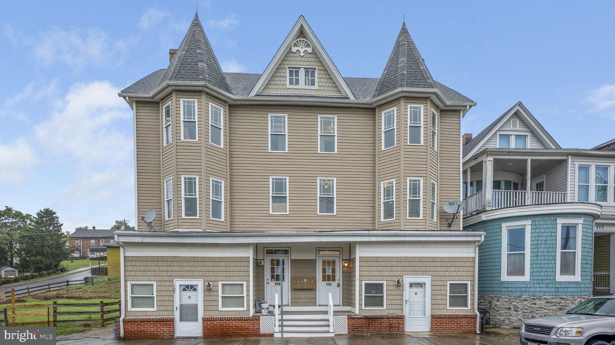 DOWNTOWN BRUNSWICK - Residential Lease