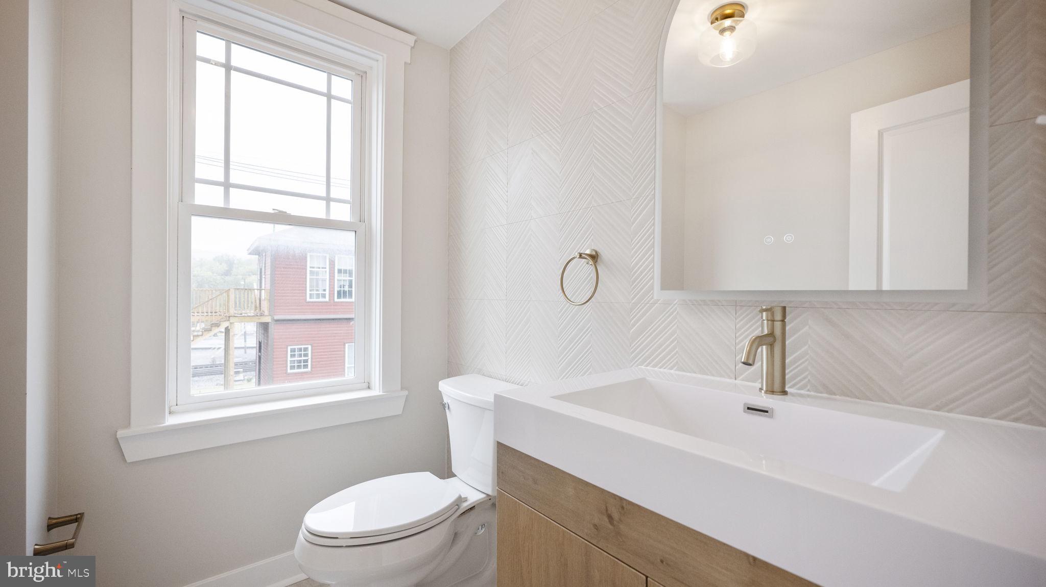 DOWNTOWN BRUNSWICK - Residential Lease