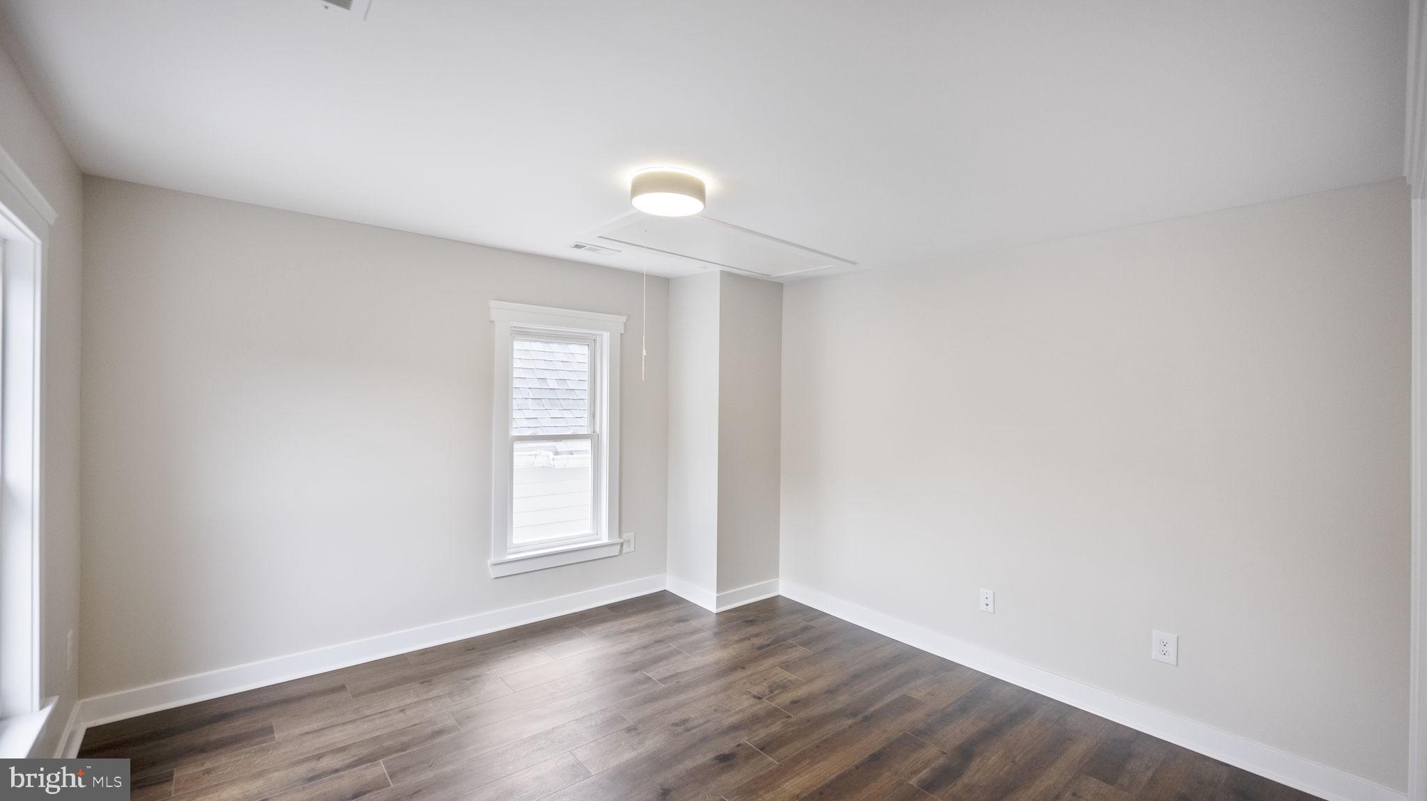 DOWNTOWN BRUNSWICK - Residential Lease