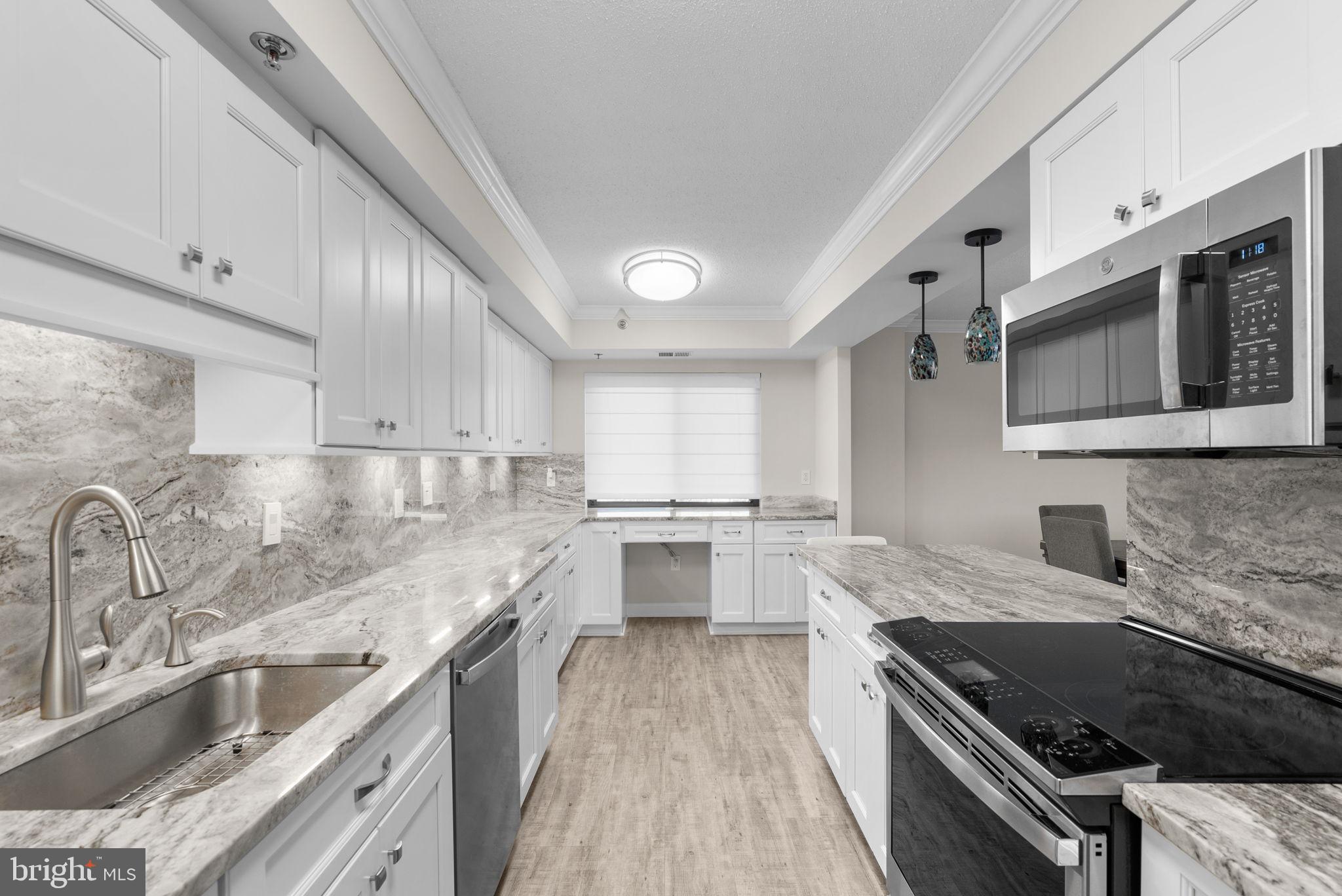 LEISURE WORLD - Residential