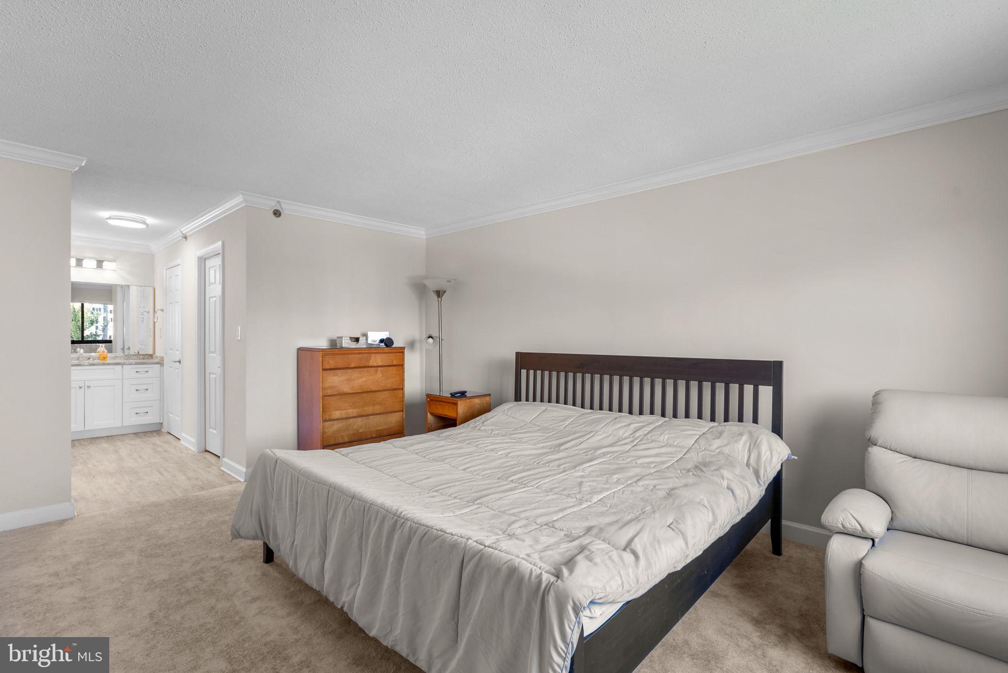 LEISURE WORLD - Residential