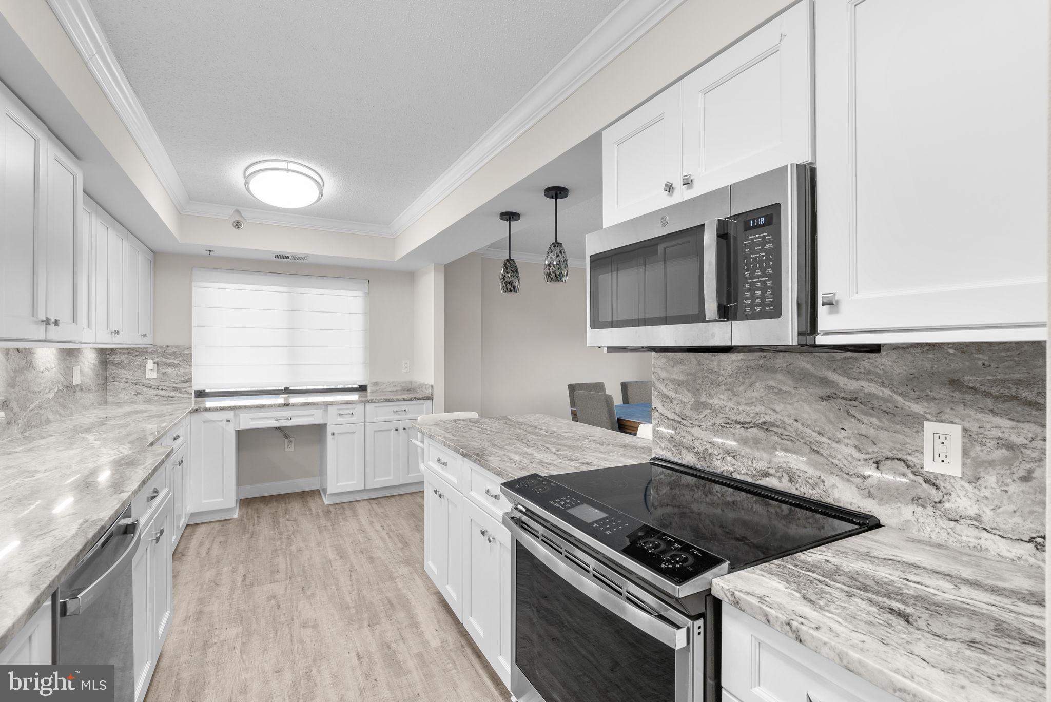 LEISURE WORLD - Residential