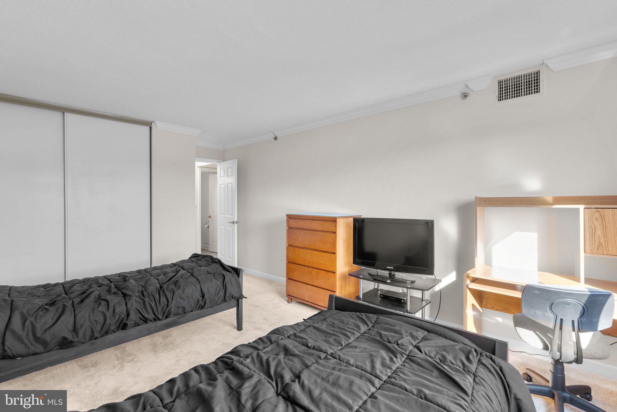 LEISURE WORLD - Residential