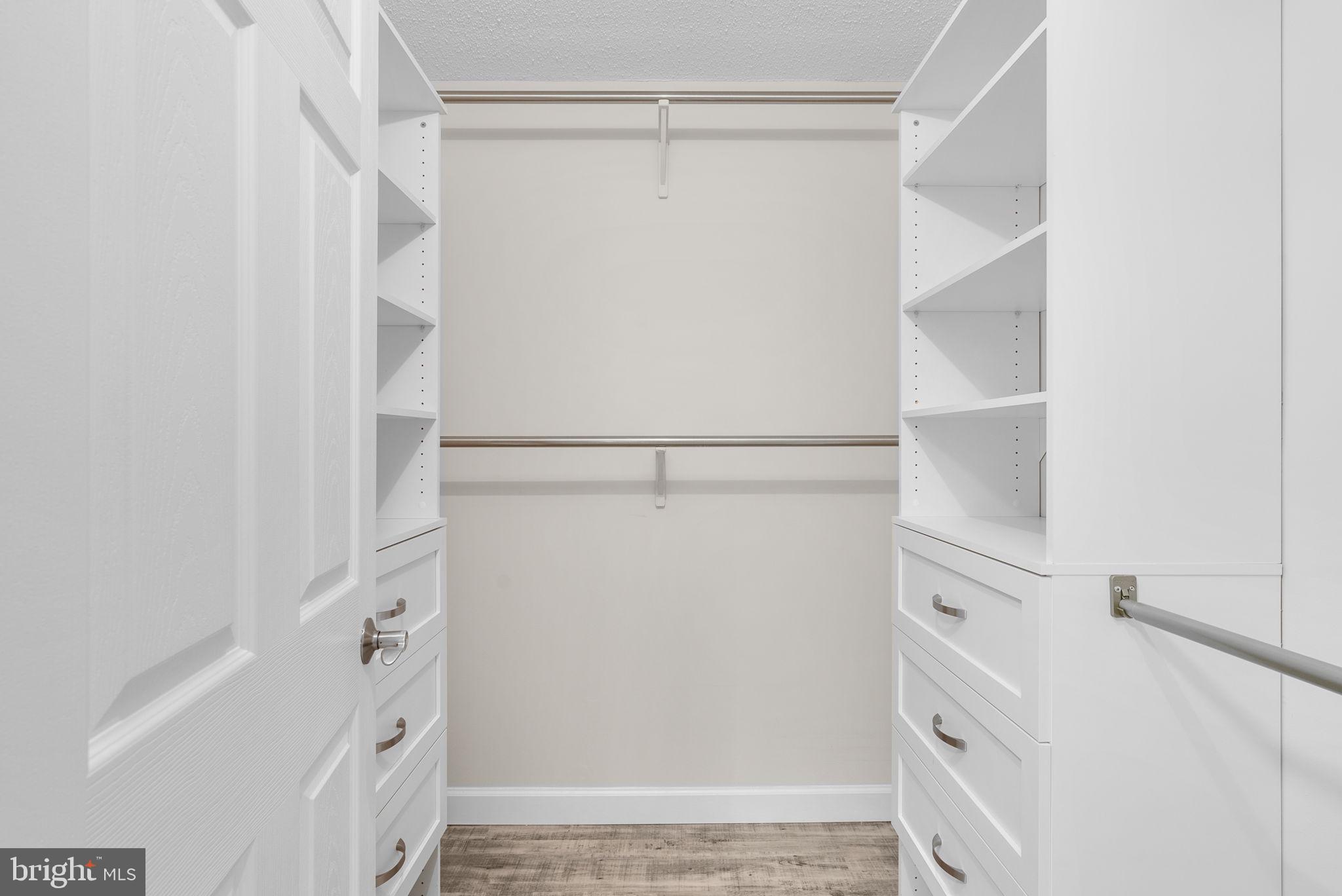 LEISURE WORLD - Residential