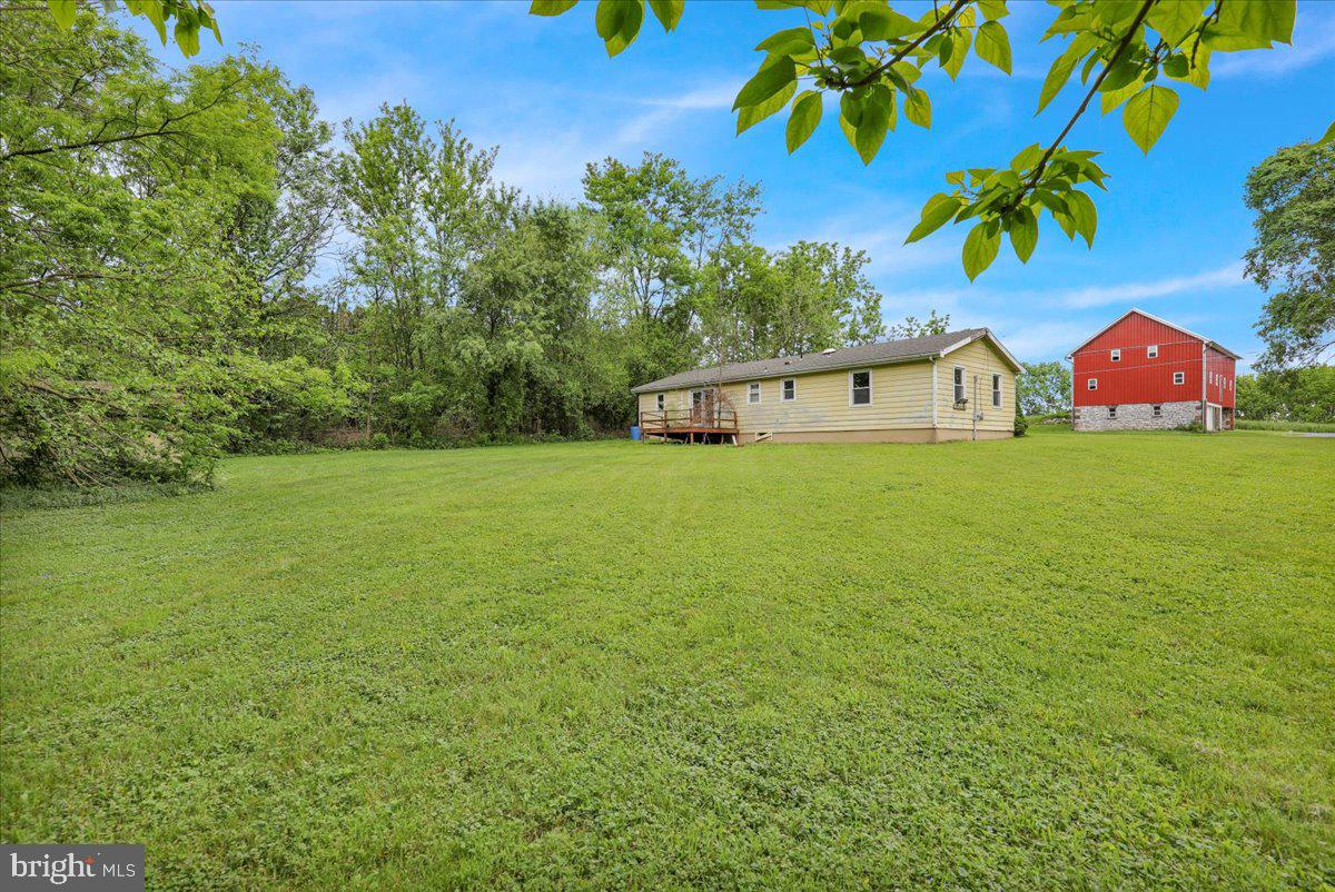 1068 STOUCHSBURG ROAD