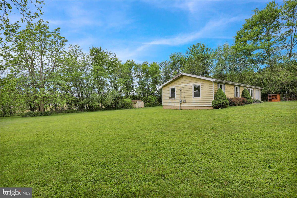 1068 STOUCHSBURG ROAD