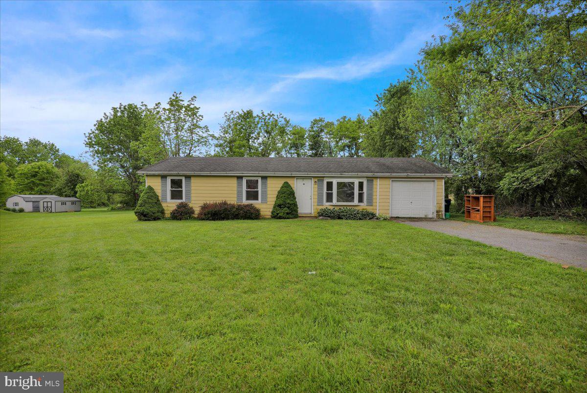 1068 STOUCHSBURG ROAD