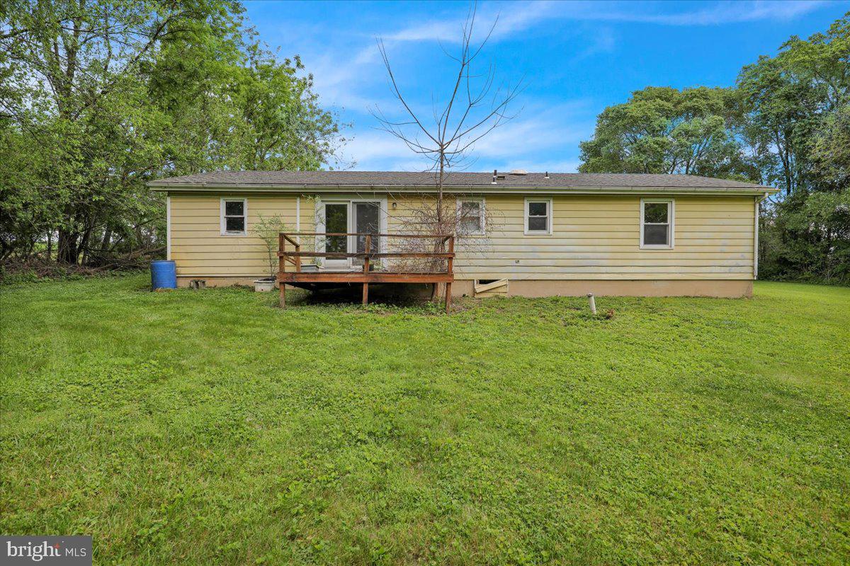 1068 STOUCHSBURG ROAD