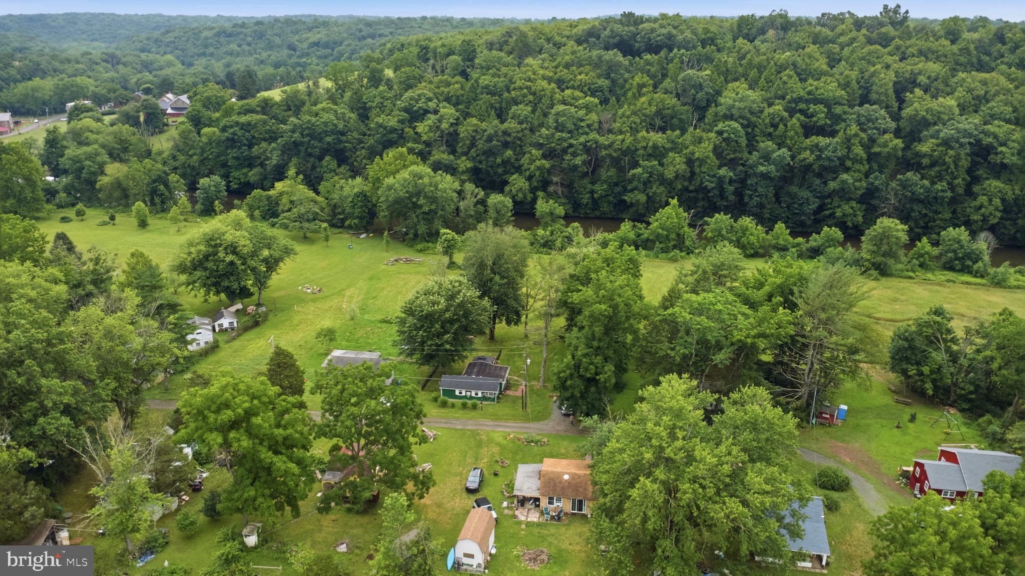 563 E DARK HOLLOW ROAD 170 SHAWN LN
