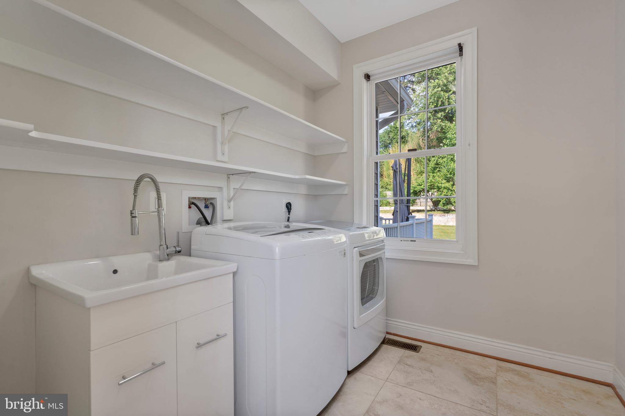 HICKORY HALL ESTATES - Residential