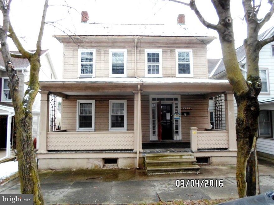 CASH OR REHAB LOAN ONLY. SOLD "AS IS". NO REPAIRS WILL BE MADE. $1000 OR 3% DEPOSIT REQUIRED WHICH EVER IS HIGHER. CERTIFIED FUNDS. LARGE HOME IN HANOVER BORO NEEDS TLC. GAS, STEAM HEAT, DETACHED, 2 CAR GARAGE.