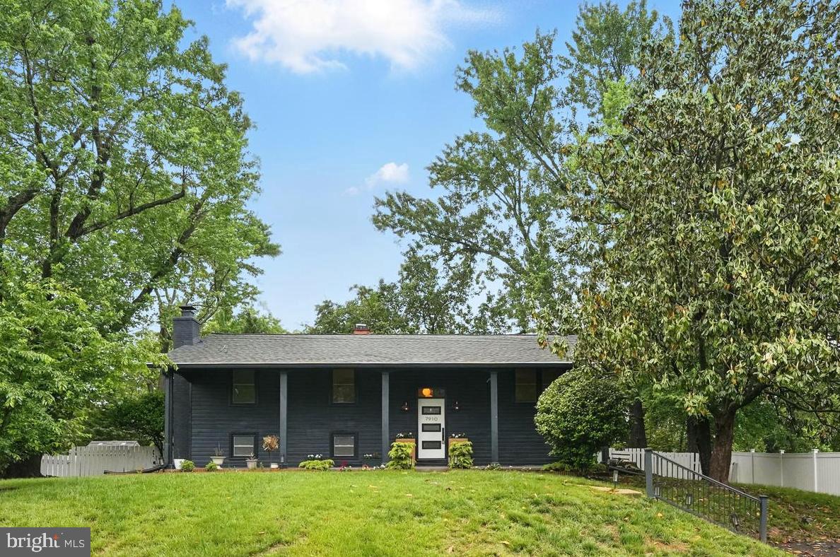 7910 BAYBERRY DRIVE