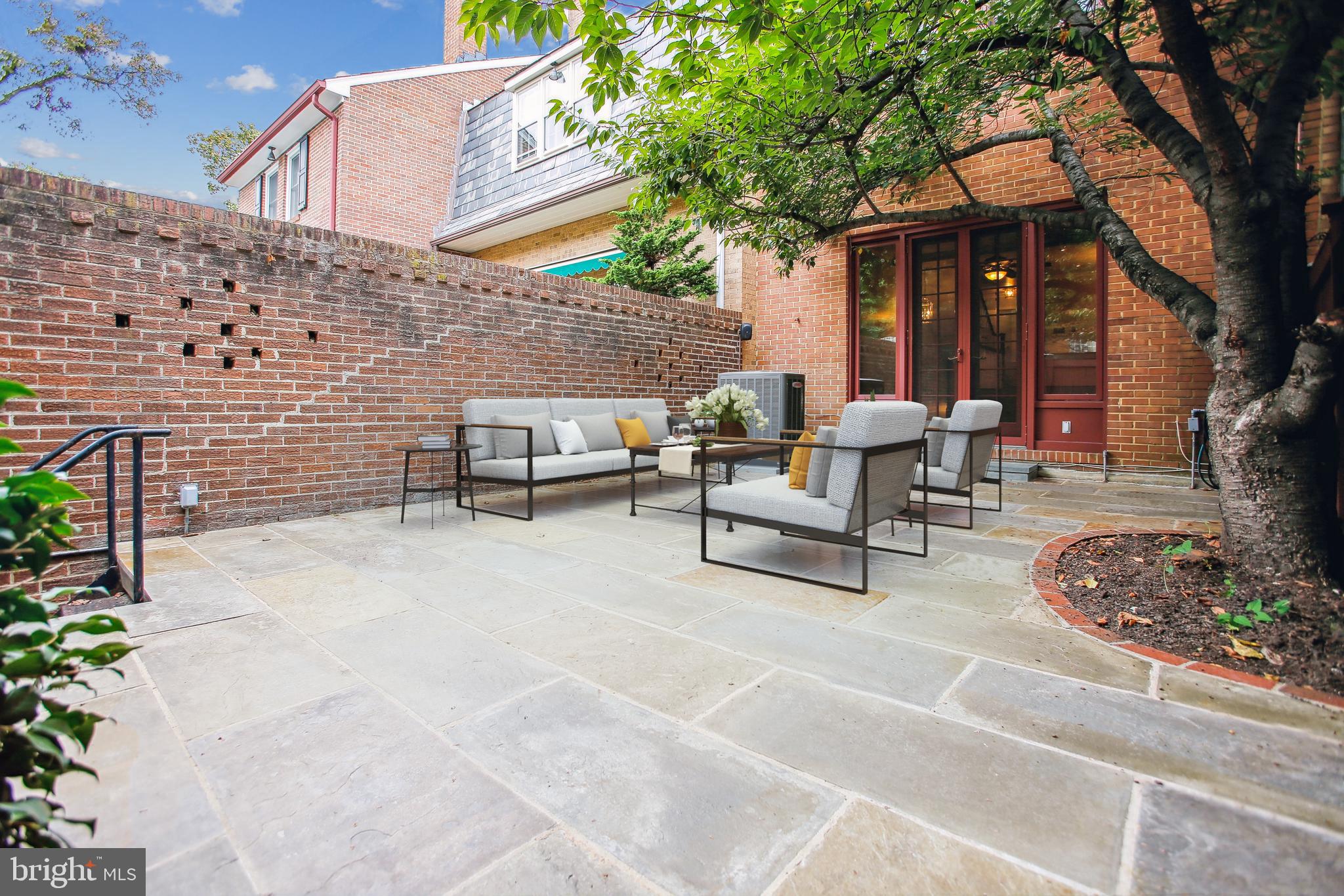 BRANDT TOWNHOUSE - Residential