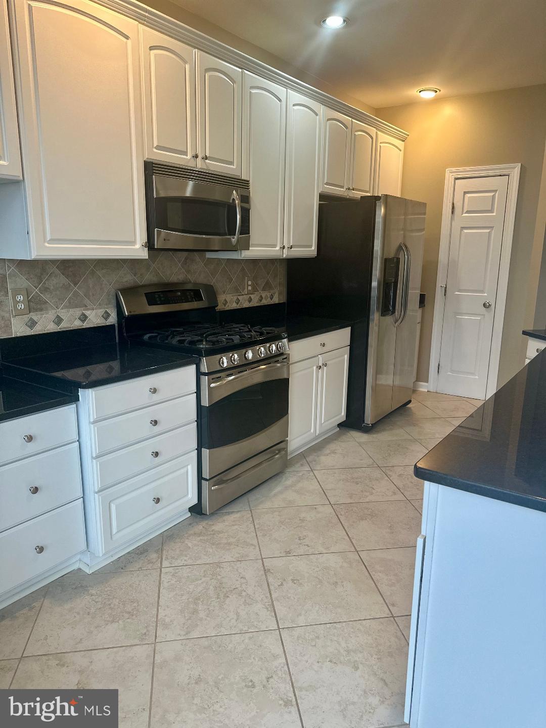 SUMMERS GROVE - Residential Lease