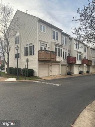 SUMMERS GROVE - Residential Lease