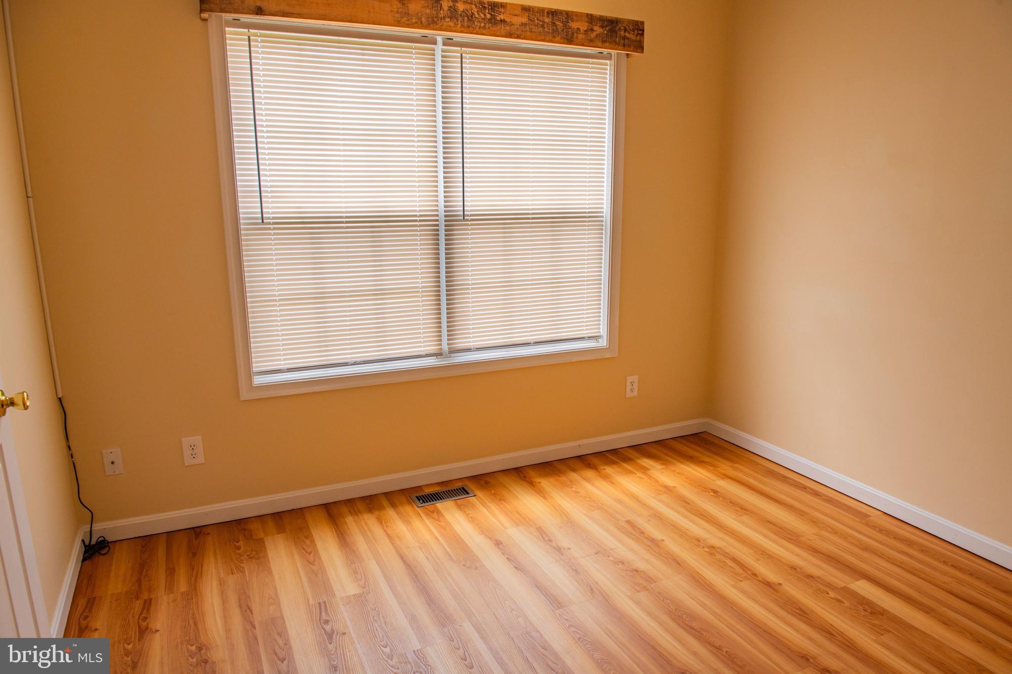 APPLE KNOLLS - Residential