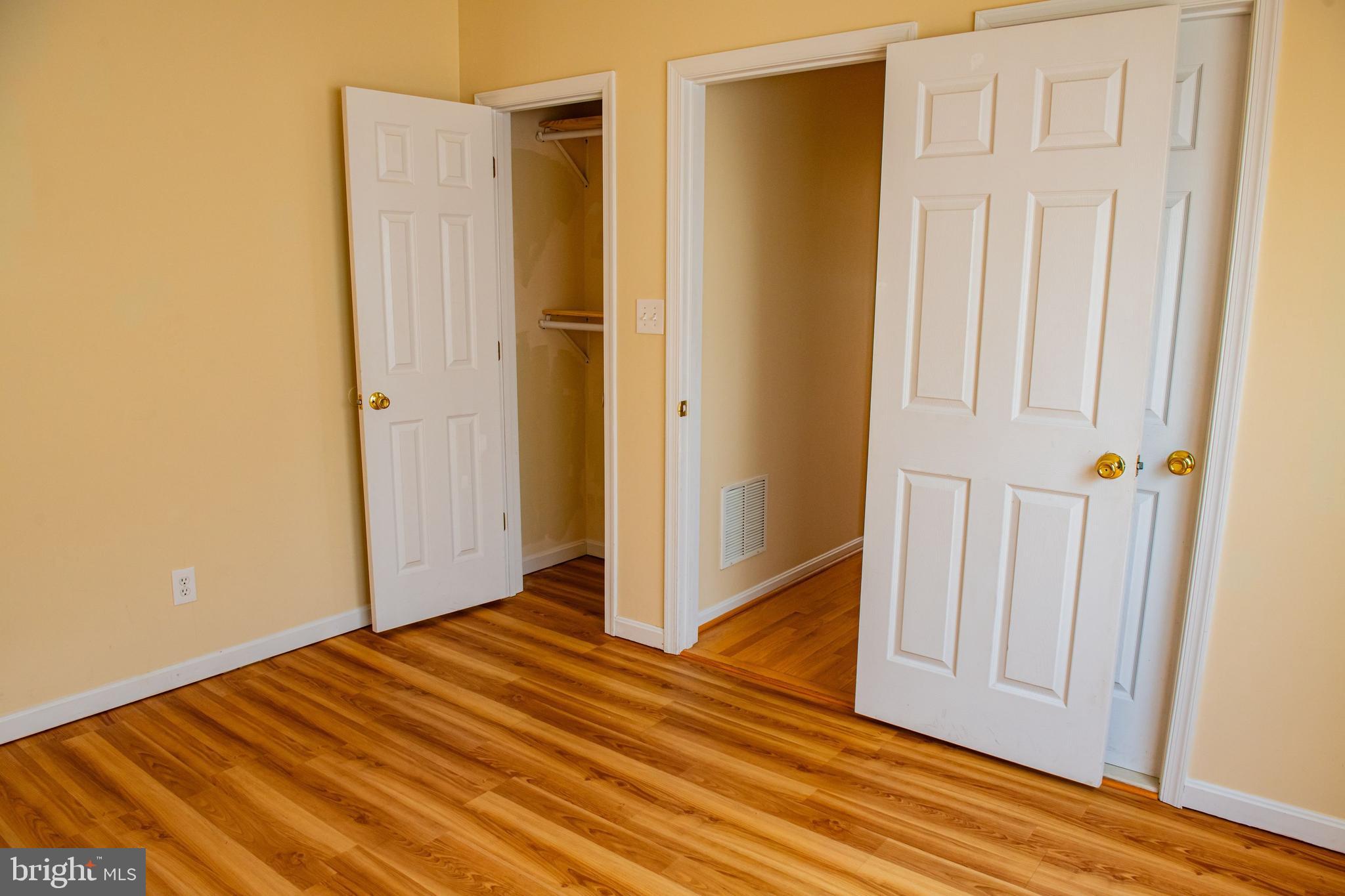 APPLE KNOLLS - Residential