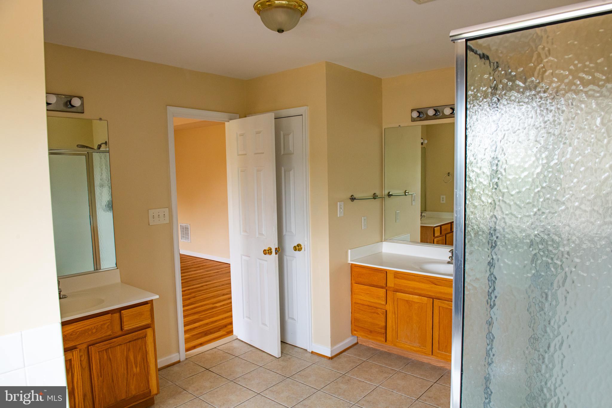 APPLE KNOLLS - Residential