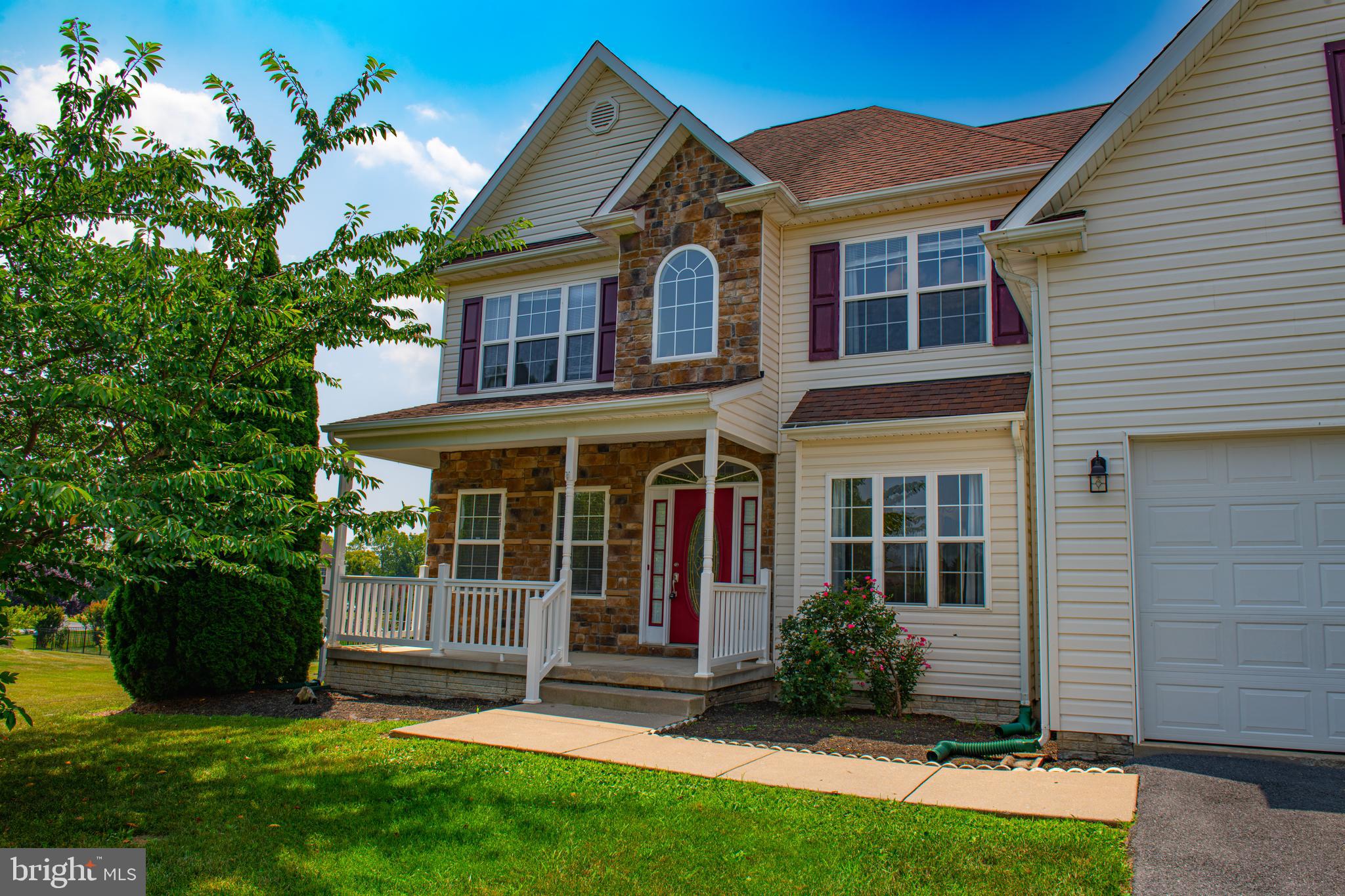 APPLE KNOLLS - Residential