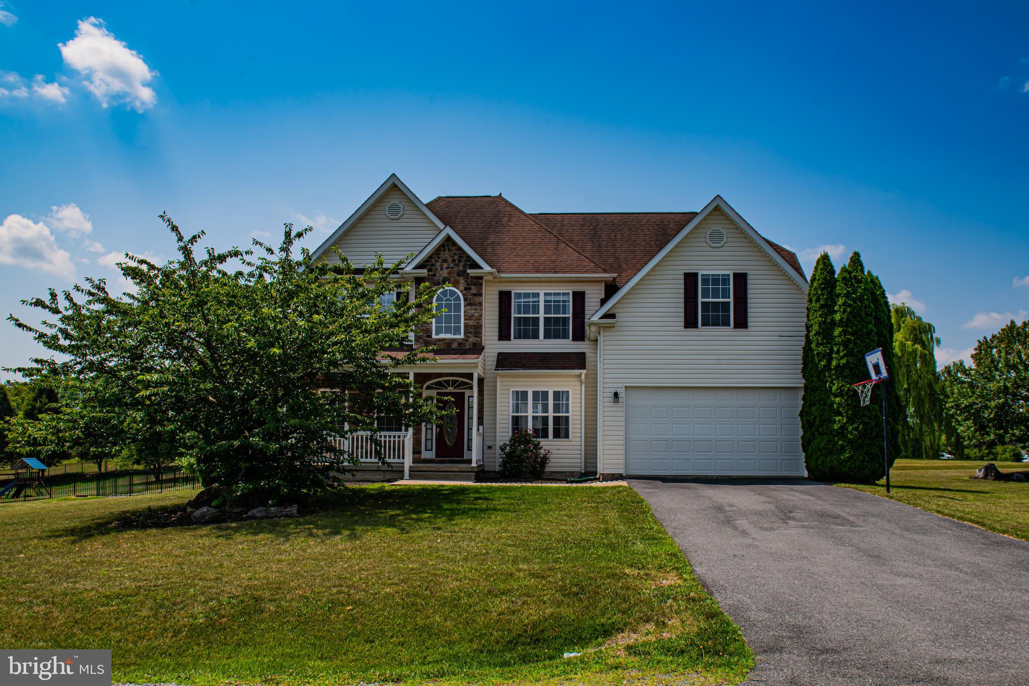 APPLE KNOLLS - Residential