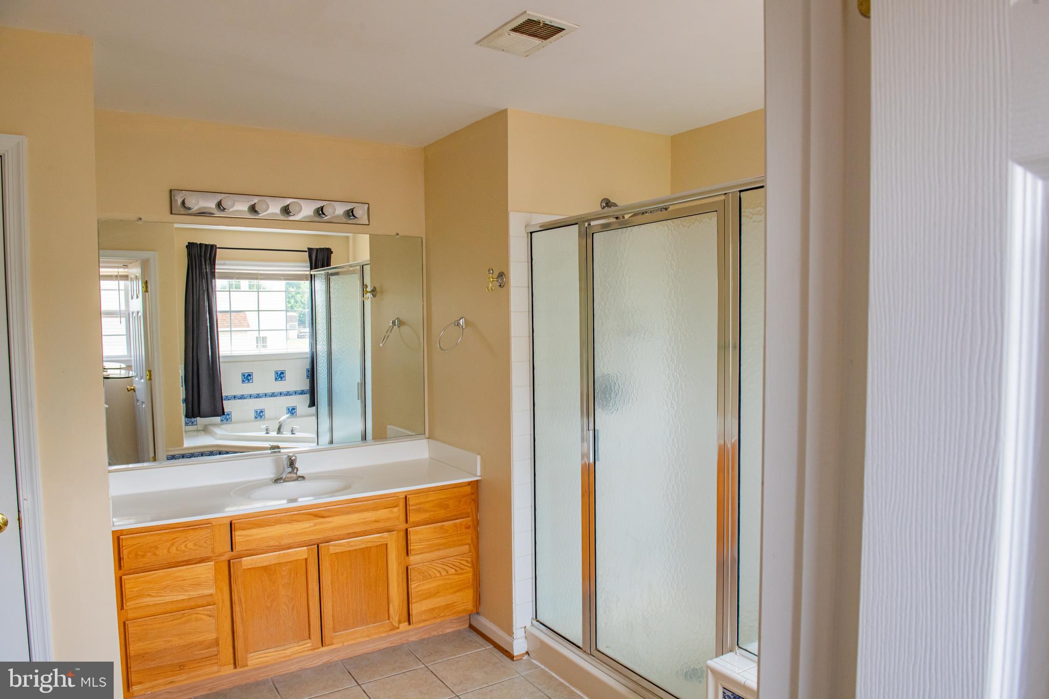 APPLE KNOLLS - Residential