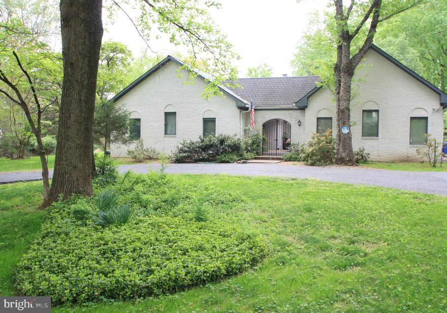 LISTING AGENT WILL ACCOMPANY ALL SHOWINGS.
AS IS, ESTATE SALE. 
This stunning Mediterranean-style entry portico showcases custom, decorative wrought iron elements, tiled flooring, and a dramatic open skylight that beckons you home.  Set on a picture-perfect one-acre estate with a circular driveway.  This remarkable home boasts vaulted ceilings, potential single-floor living, and shared family & living rooms with a centered, dual-sided fireplace. The kitchen is splendid, open and inviting with a separate breakfast room exiting to the breathtaking rear porch and patio. There is a fabulous formal dining room for guests and family, two additional generous bedrooms, and a Jack and Jill bathroom. The grand primary suite is self-contained with a relaxing soaking tub, a separate shower, and abundant closet/storage space.  The main level concludes with a convenient laundry facility and access to the side entry garage.
THIS IS AN ESTATE SALE. BEING SOLD IN AS IS CONDITION.
Floor plan attached

Please make an appointment to see the entire property.
ALL INFORMATION DEEMED RELIABLE BUT NOT GUARANTEED