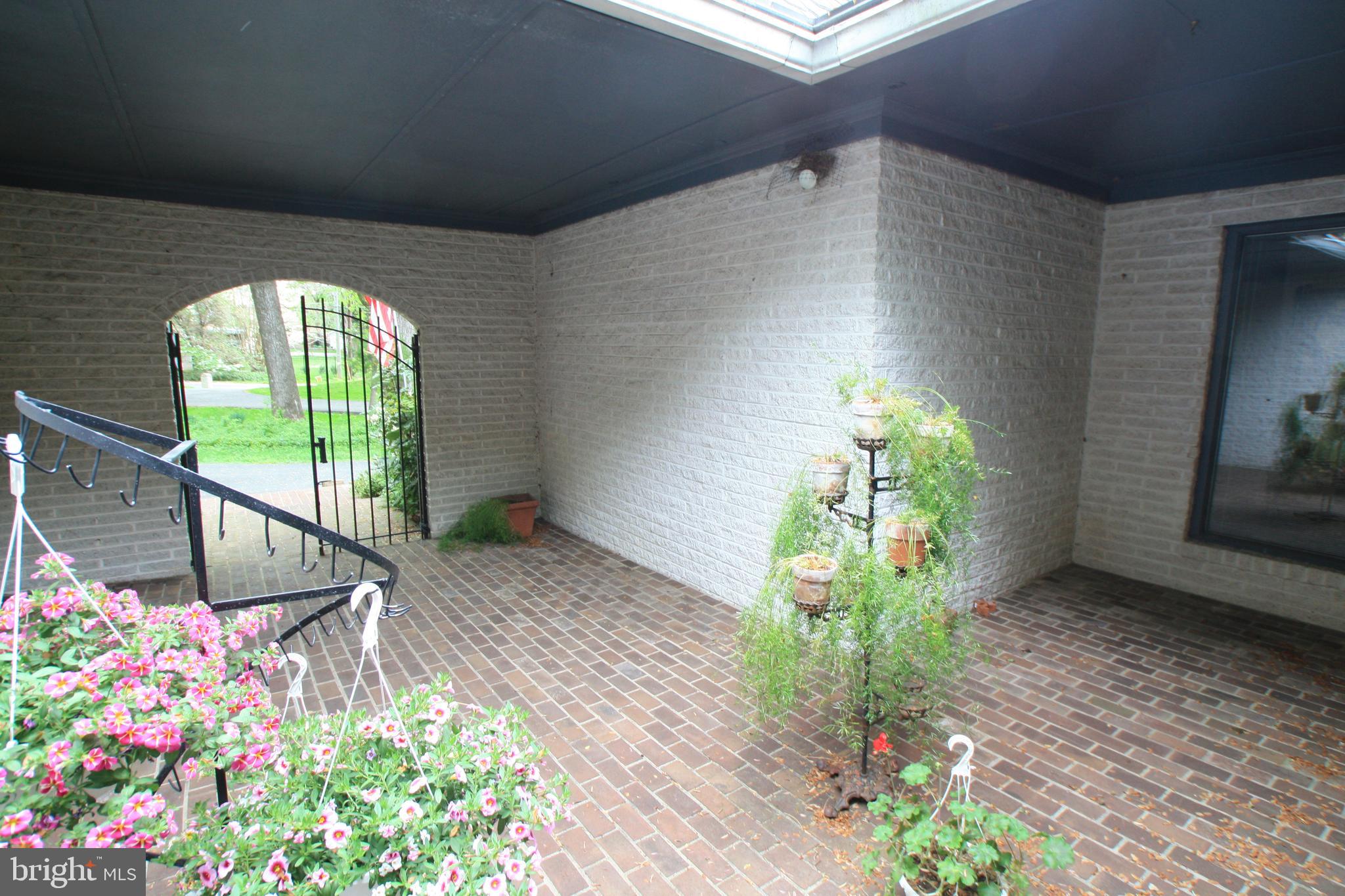 FAWSETT FARMS MANOR - Residential