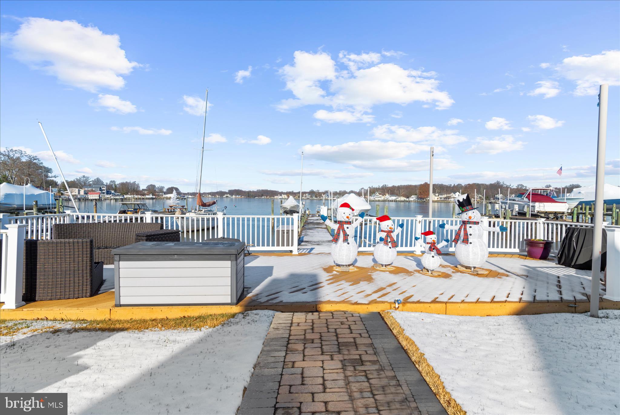 MIDDLE RIVER - Residential