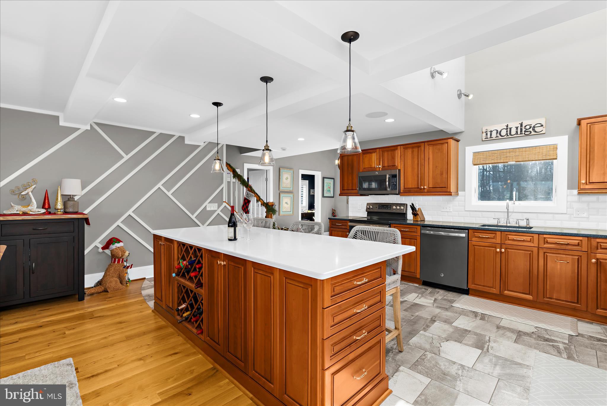 MIDDLE RIVER - Residential