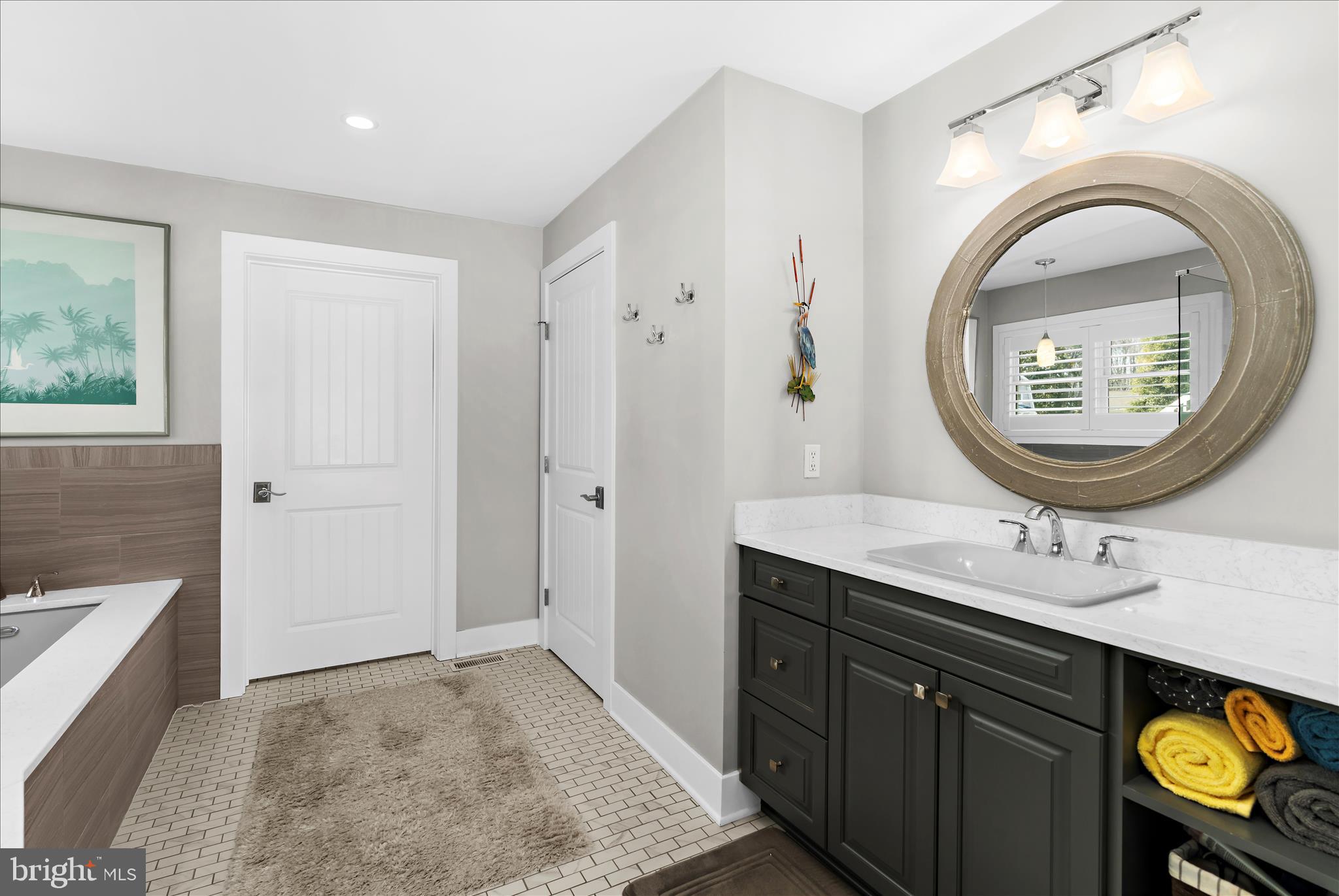 MIDDLE RIVER - Residential