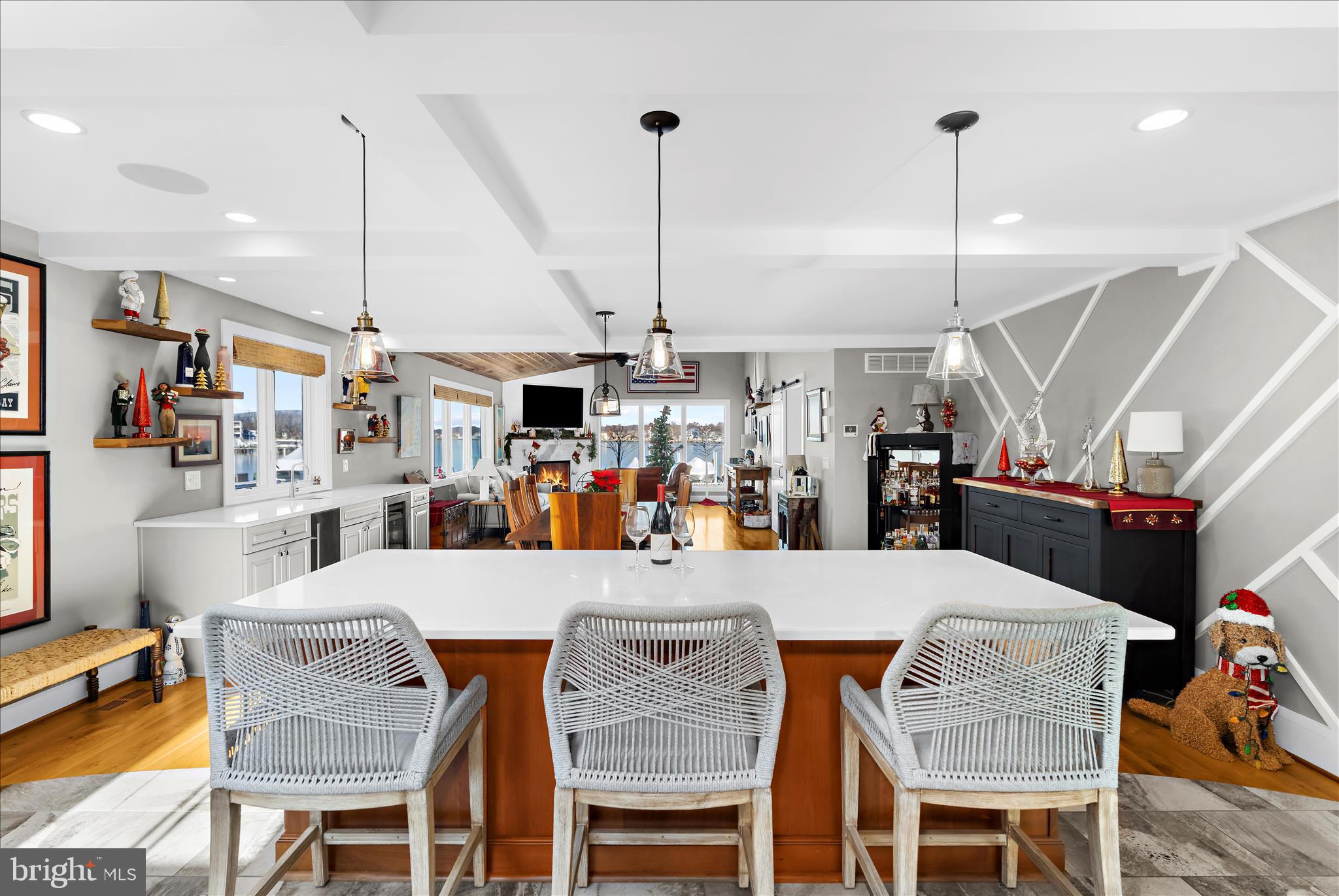 MIDDLE RIVER - Residential