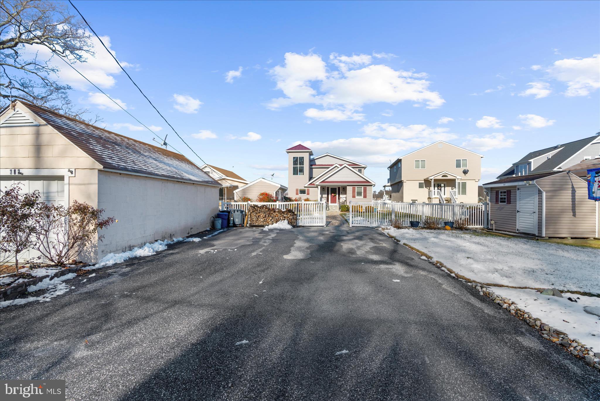 MIDDLE RIVER - Residential