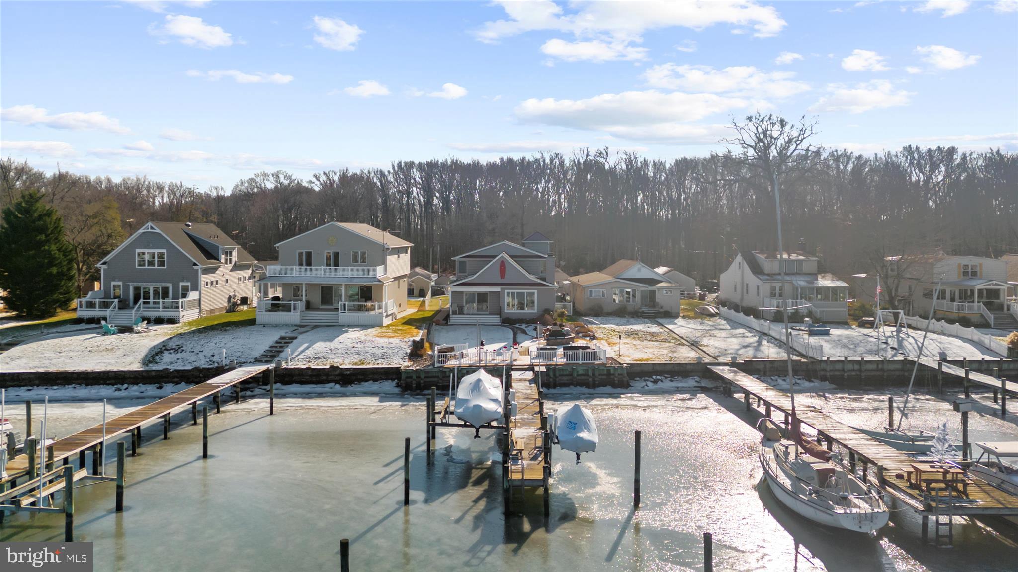 MIDDLE RIVER - Residential