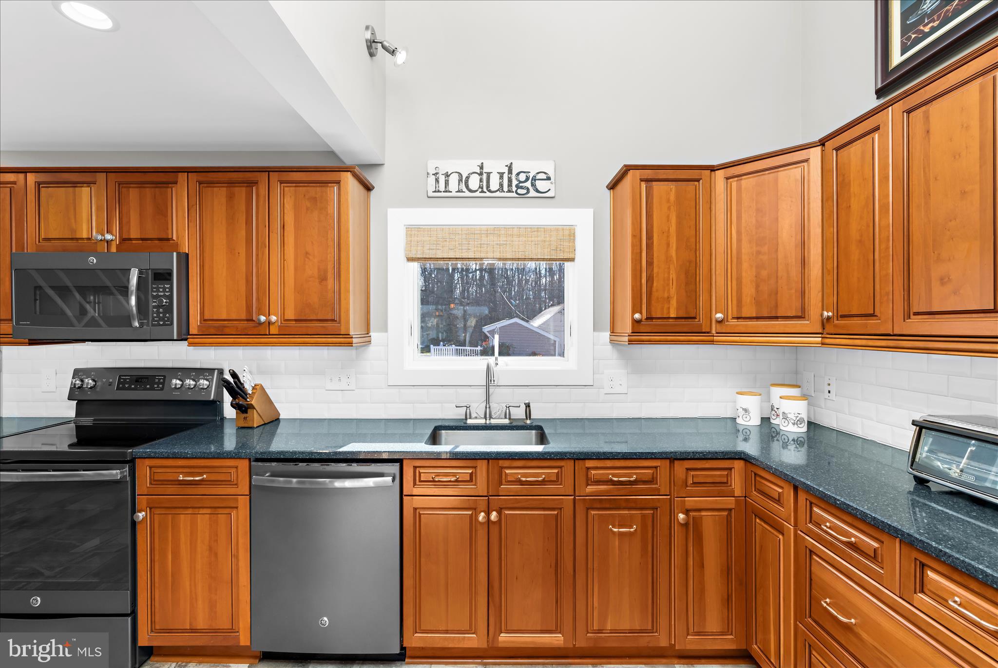 MIDDLE RIVER - Residential