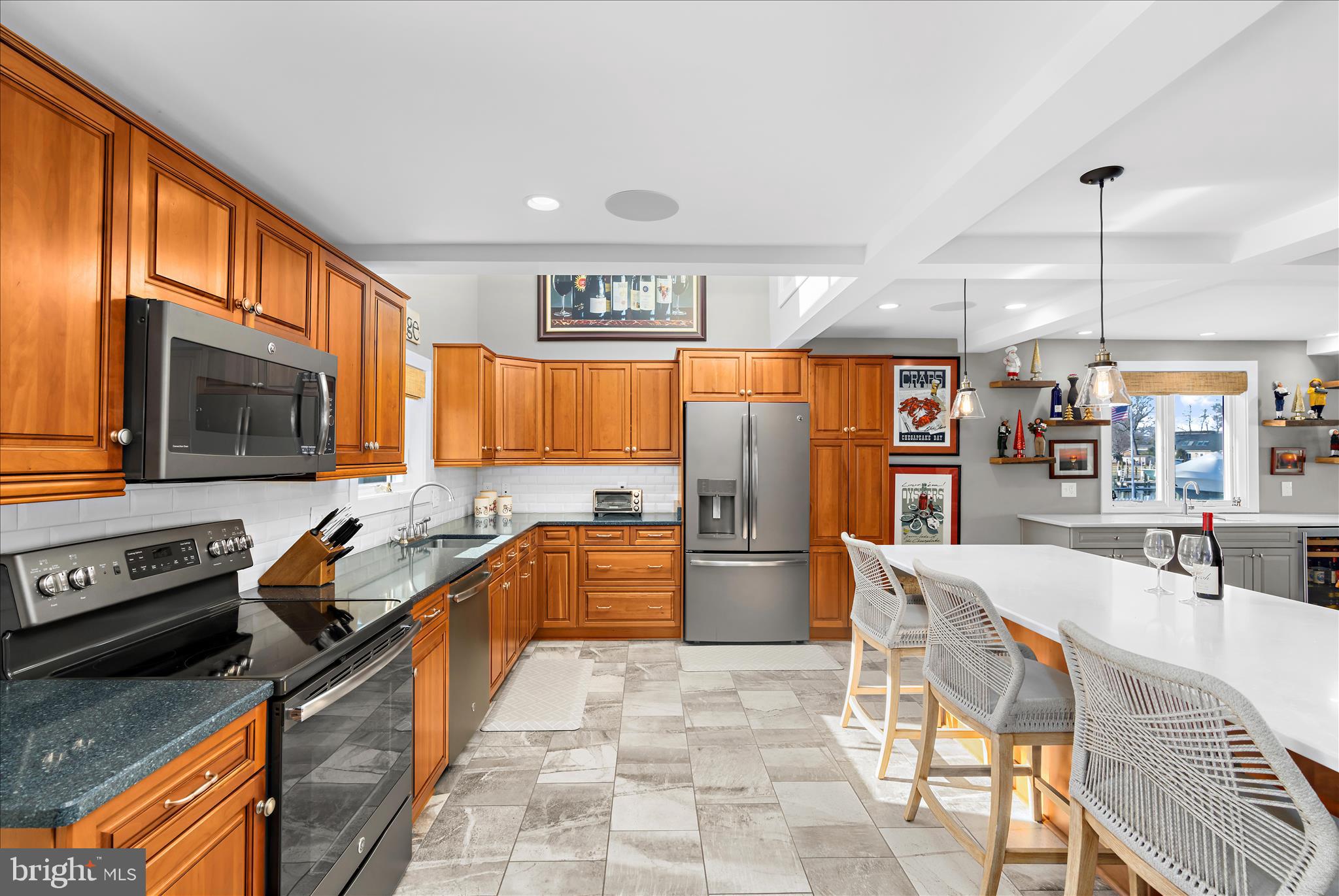 MIDDLE RIVER - Residential